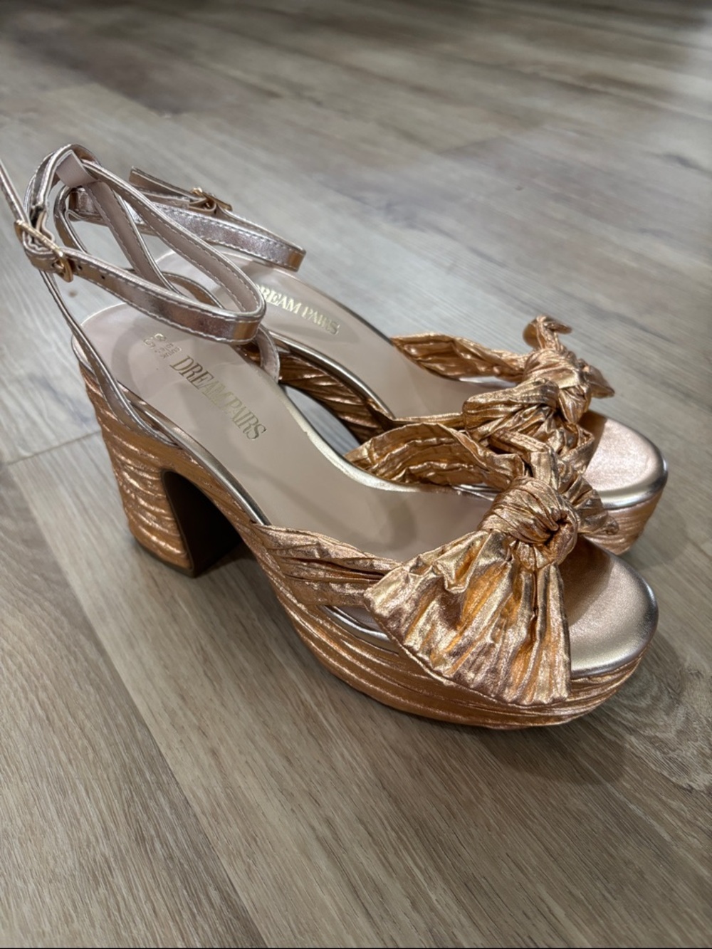 NEW Women’s Dream Pairs Platform Bow Knot Sandals